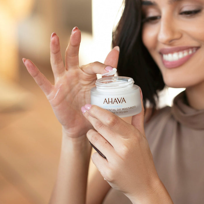 Tips for maximizing hydration with AHAVA mineral body lotions