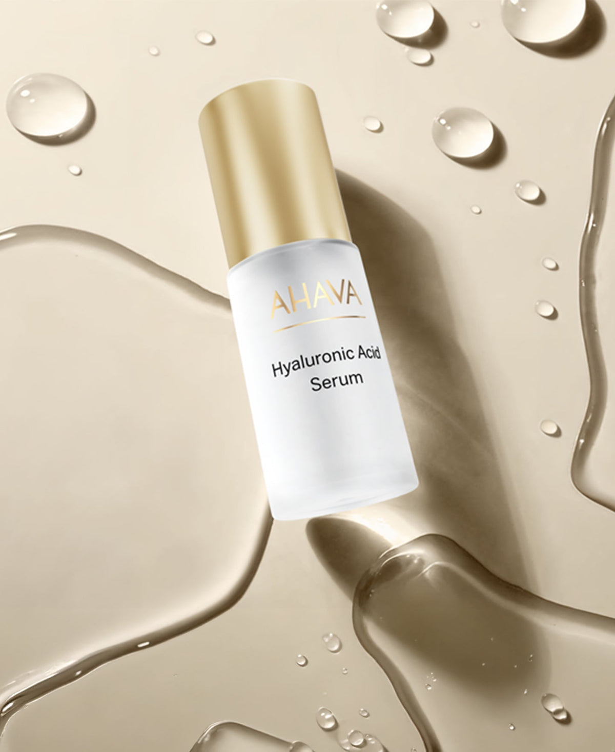 Hyaluronic Acid and Dead Sea mineral complex for multi-level hydration.