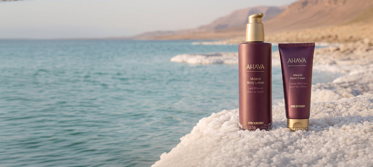 Vivid Burgundy limited edition collection: Luxurious scent and deep hydration.